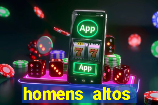 homens altos sarados pelados